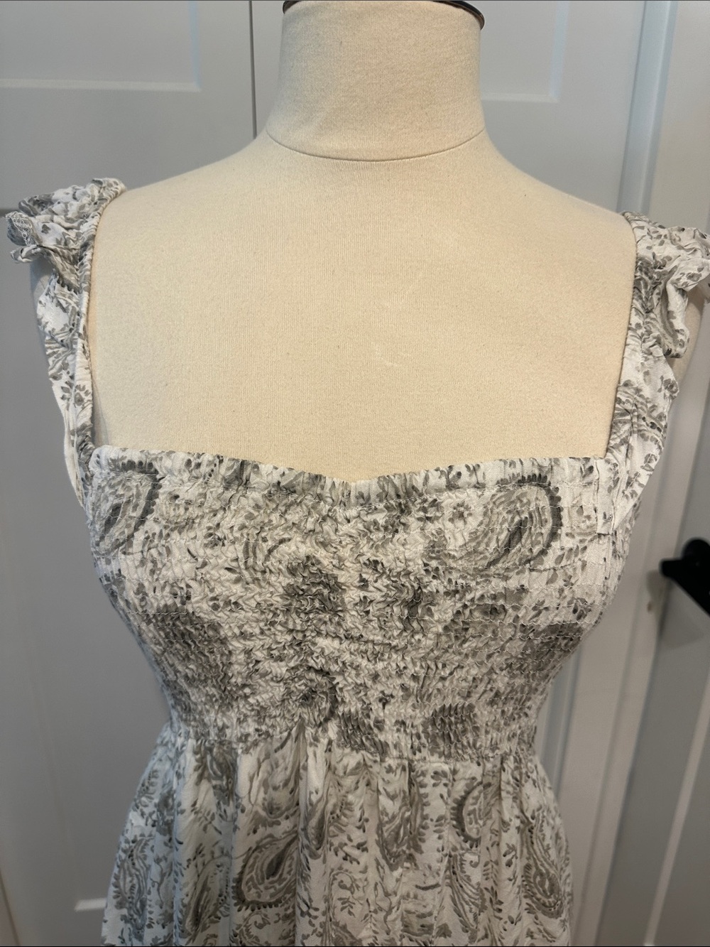 Raviya Gray Paisley Smocked Maxi Dress with Tie Straps - Picture 4 of 6
